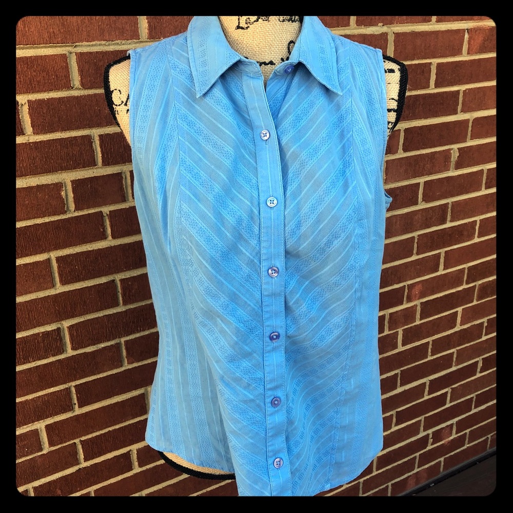 ⚜️ Sleeveless Collared 👕 with Fabric Details